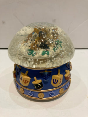 San Fran Music Box Snow Globe Music Box Cat/Dog Holiday Item