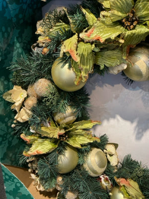 Christmas Green/Gold Wreath Holiday Item
