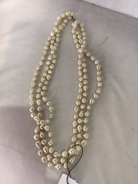 White Pearls Necklace
