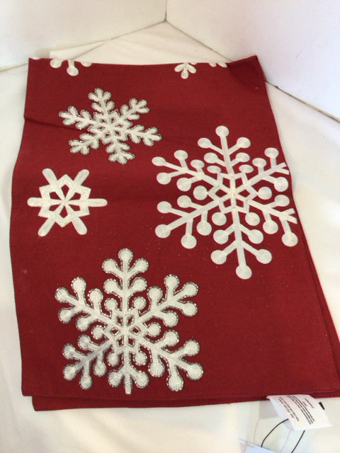 Christmas Red/white Cotton Table runner Snowflake Holiday Item