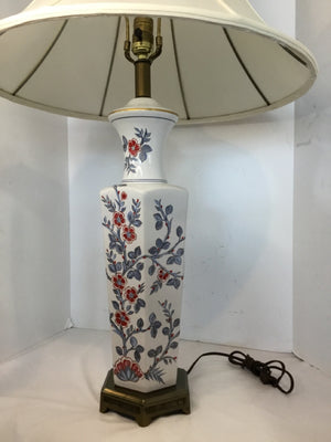 Traditional White/Blue China Lamp