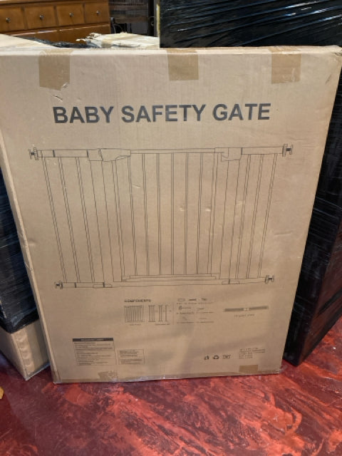 Baby NEW In Box Gate