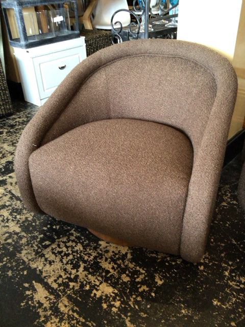 Havenly Swivel Boucle Brown Chair 2R5DRE8S