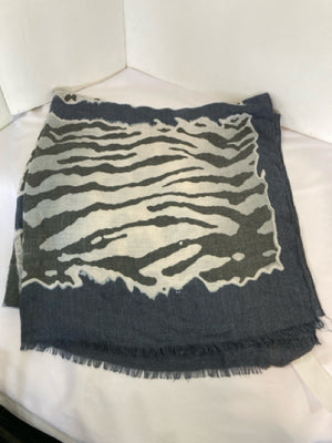 Polyester Gray/White Scarf