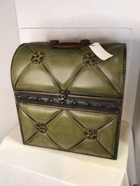 Wood Handled Green Trunk