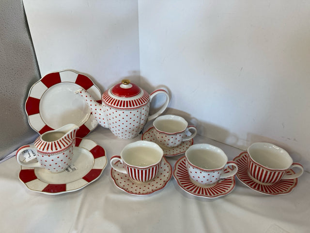 Dish Red/white Ceramic Tea Pot and Cups 12 piece set Holiday Item