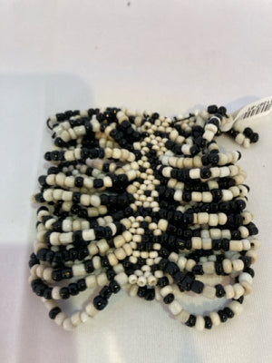 Black/White Beads Bracelet