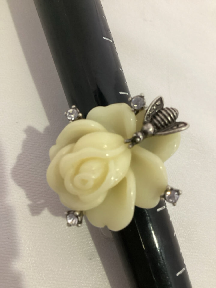 Cream Rose Ring