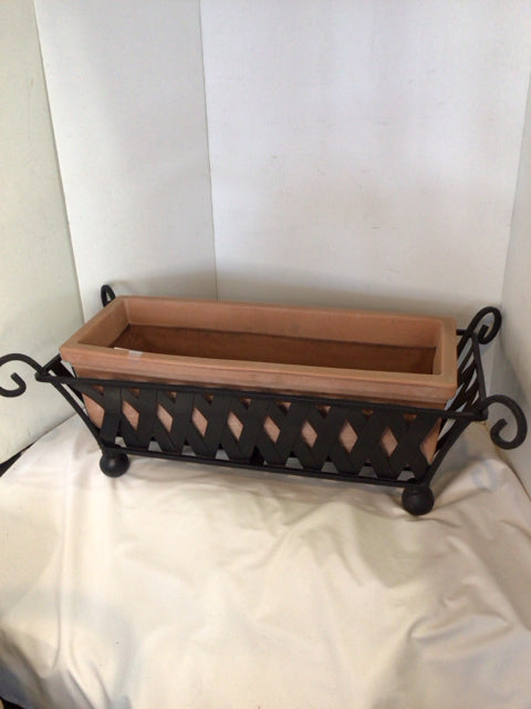 Terra Cotta Plastic/Metal W/Stand Planter