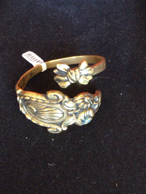 Antiqued Gold Floral Bracelet