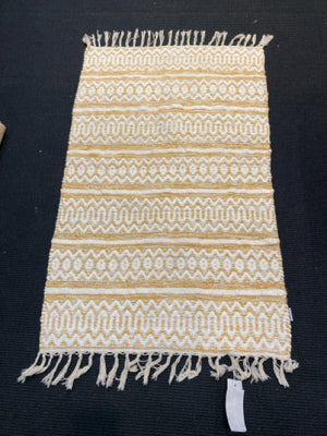 Polyester Accent Tan/White Rug