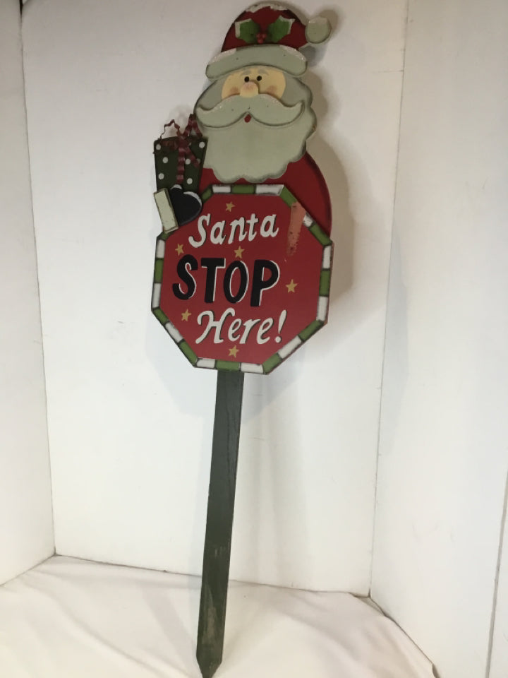 Lawn Ornament Red/Green Wood Santa Holiday Item