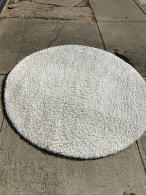 Safavieh Round Polyester Shag White Rug