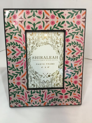 Shiraleah Pink/Green Wood Floral Frame