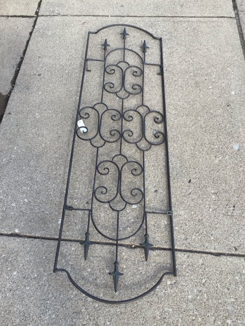 Rustic Gray Metal Scroll Wall Hanging Art