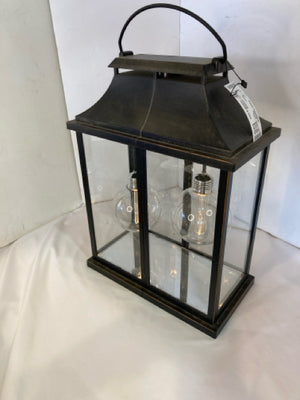 Battery Metal/Glass Lighted Lantern
