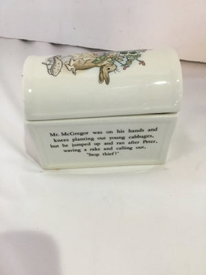 Wedgwood Trunk Porcelain Peter Rabbit Trinket Box