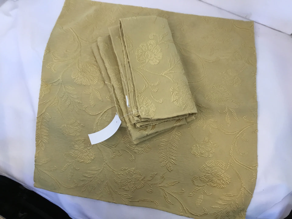 Set of 4 Gold Linen Napkins