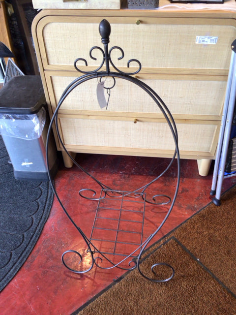 Folding Black Metal Tear Drop Plant Stand