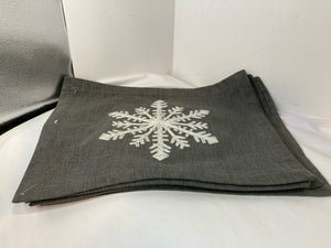 Placemats Grey/White Snowflake Set of 6 Holiday Item