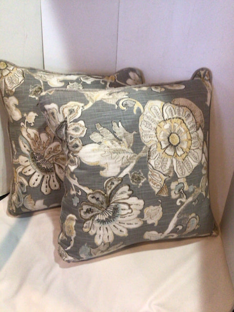 Gray/White Cotton Floral Pair Pillow Set