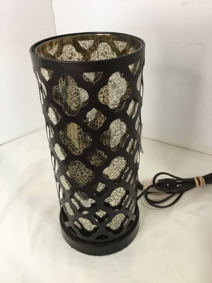 Black Mercury Glass Quatrefoil Lamp