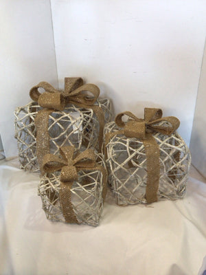 Christmas Tan/White Grapevine Present Set of 3 Holiday Item