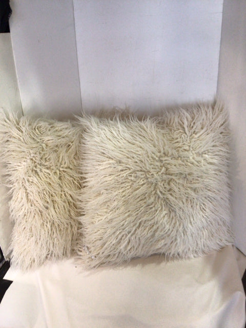 Bohemian White Faux Fur Pair Pillow Set