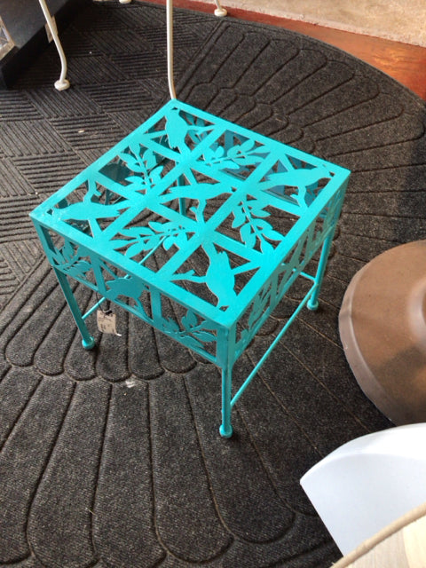 Indoor/outdoor Metal Birds Side/End Teal Table