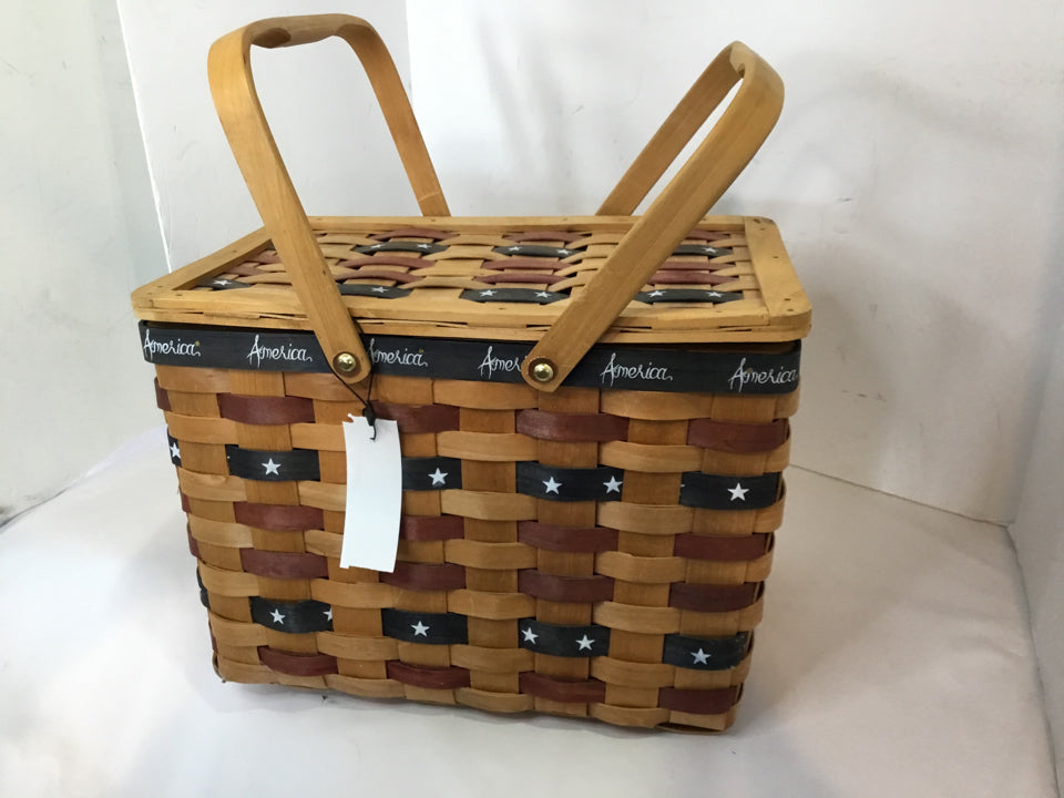 Lidded Natural Wicker Stars & Stripes Basket