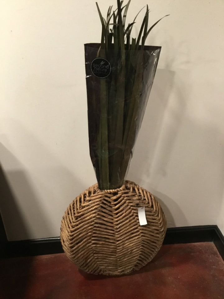 Natural Seagrass w/Plant Vase