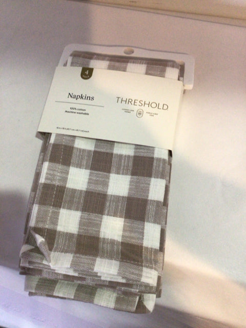 Threshold Tan/White Set of 4 New Napkins