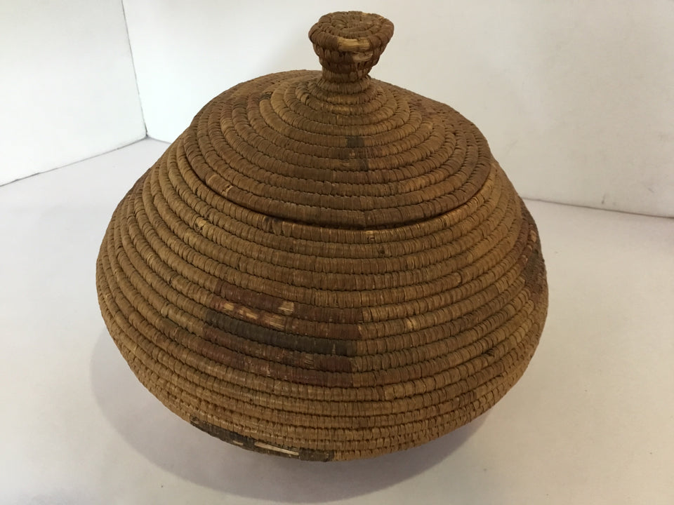 Brown Grass Lidded Basket