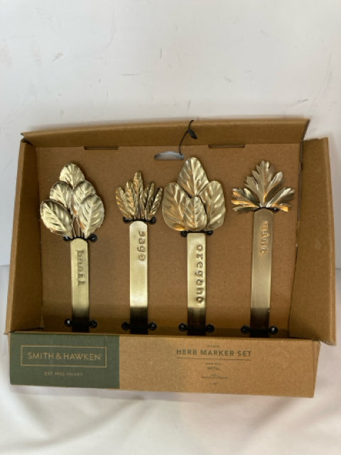 Smith & Hawken Gold Metal 4 Piece Set Garden Access.