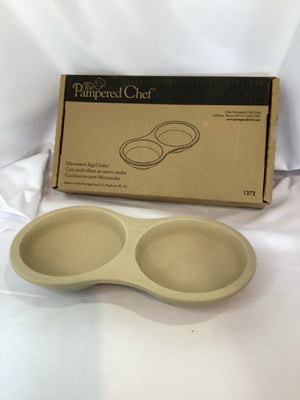 Pampered Chef Beige Stoneware Dish