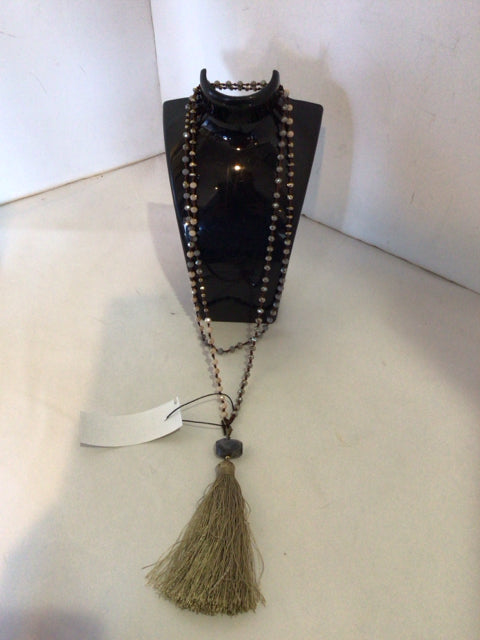 Gray/White Tassel Beads Necklace