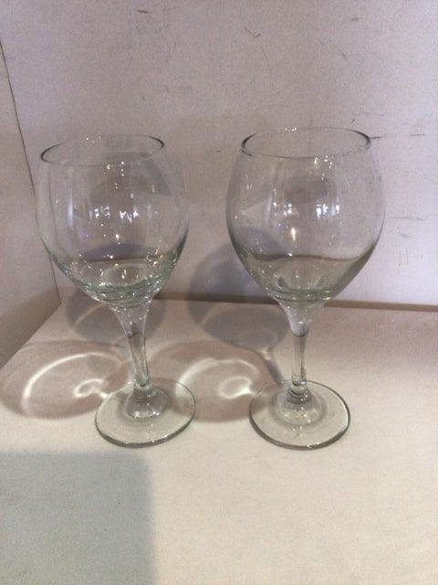 Pair Clear Glass Wine Glasses