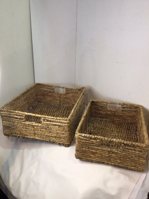 Pair Natural Grass Nesting Basket