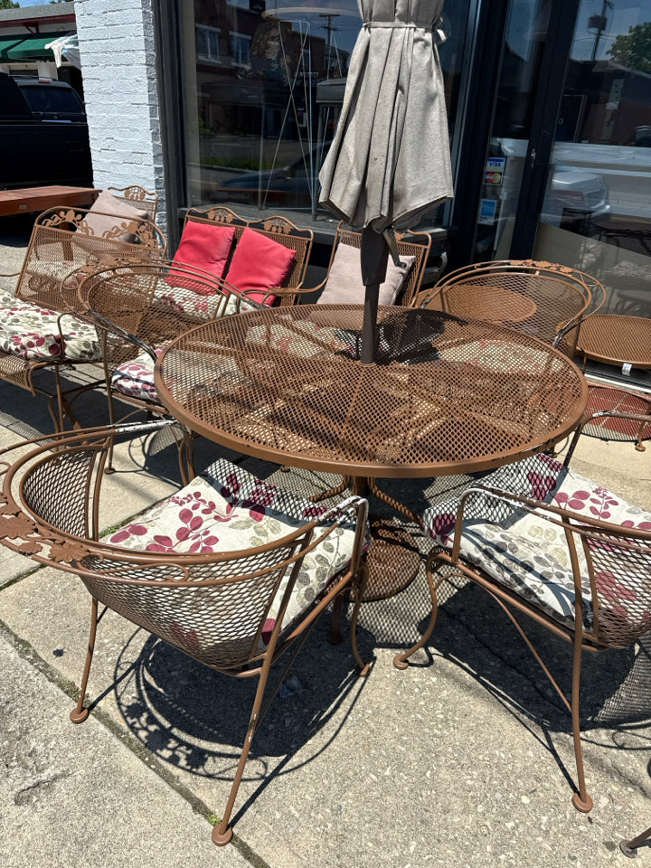 Wrought Iron Umbrella 4 Chairs Brown Table & Chairs