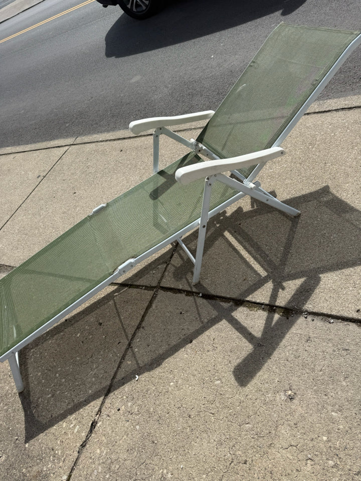 Folding Mesh White/Green Chaise