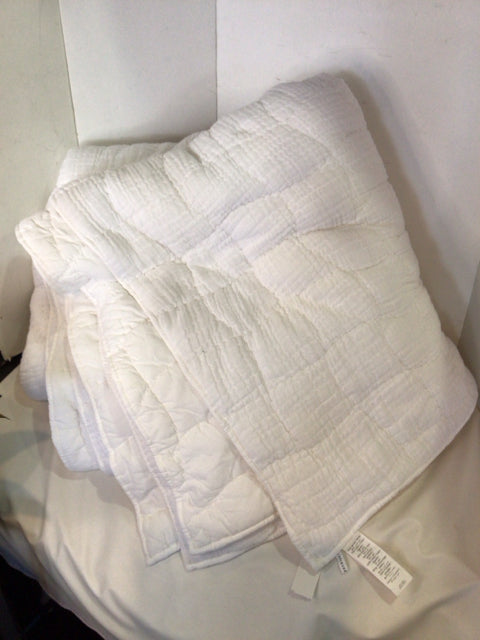 Pottery Barn Twin White Comforter