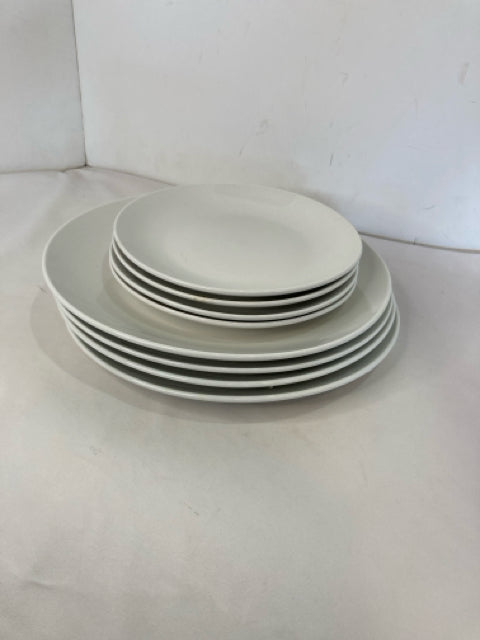 Gibson 8 Pieces White China Plate Set