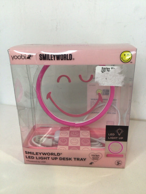 Pink Smiley Face Desk Set