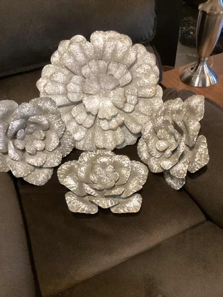 Set of 4 Metal Floral White Wall Decoration Art