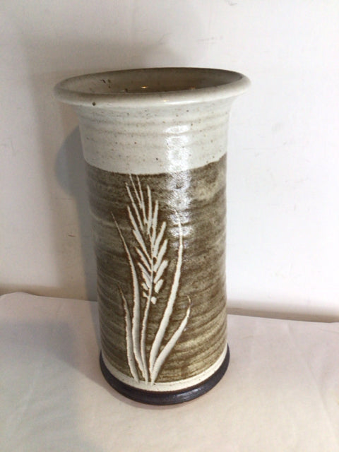 Cream/Brown Pottery Vase