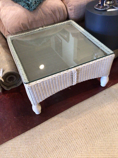 Outdoor/Outside Wicker Glass Top White Table
