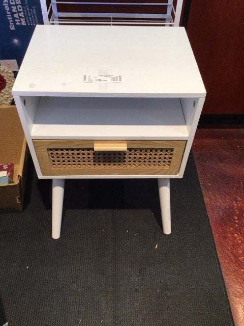 End Laminate End/Side White Table