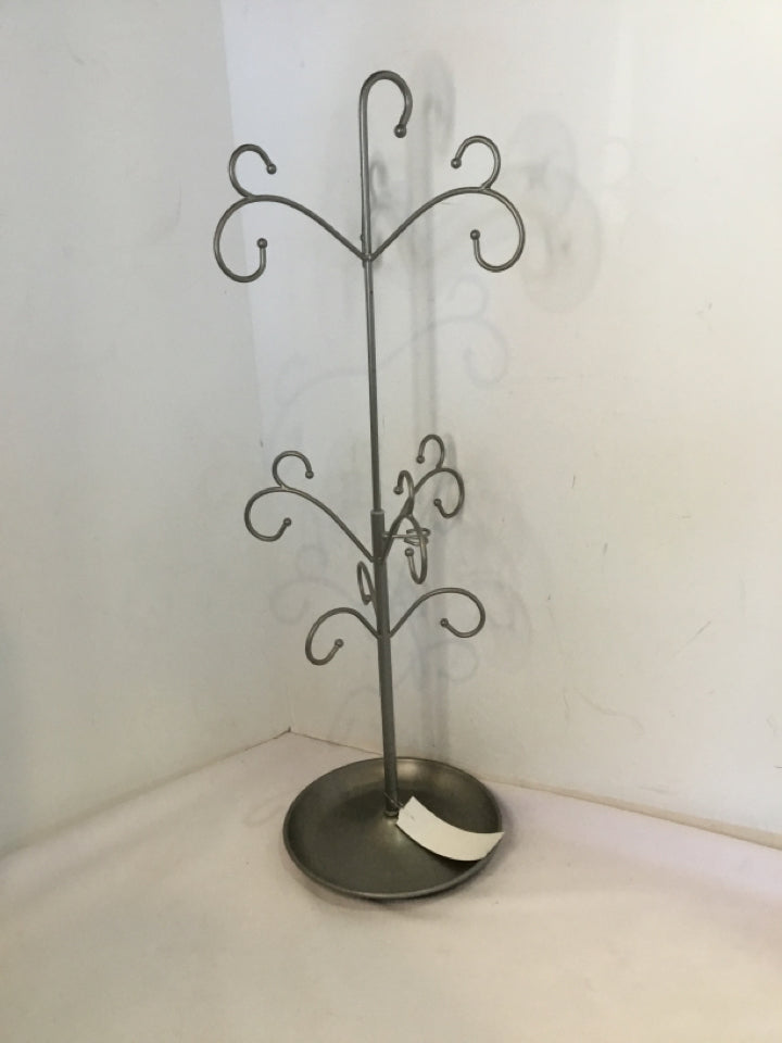 Silver Metal Mug Holder