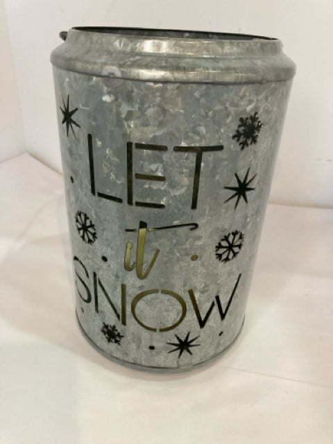 Caned Gray Galvanized Snowflake w/Candle Holiday Item