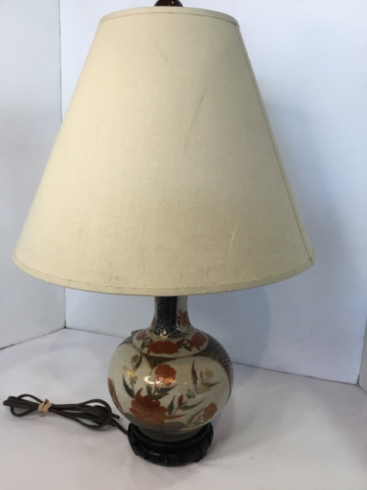 Oriental White/Orange Lamp